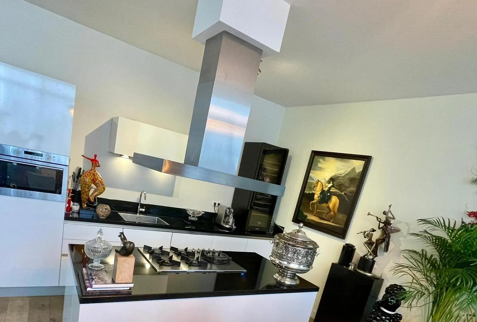Luxury City Center Apartment With Canal View 1 Kingsize Bed And 1 Sleeping Sofa أمستردام