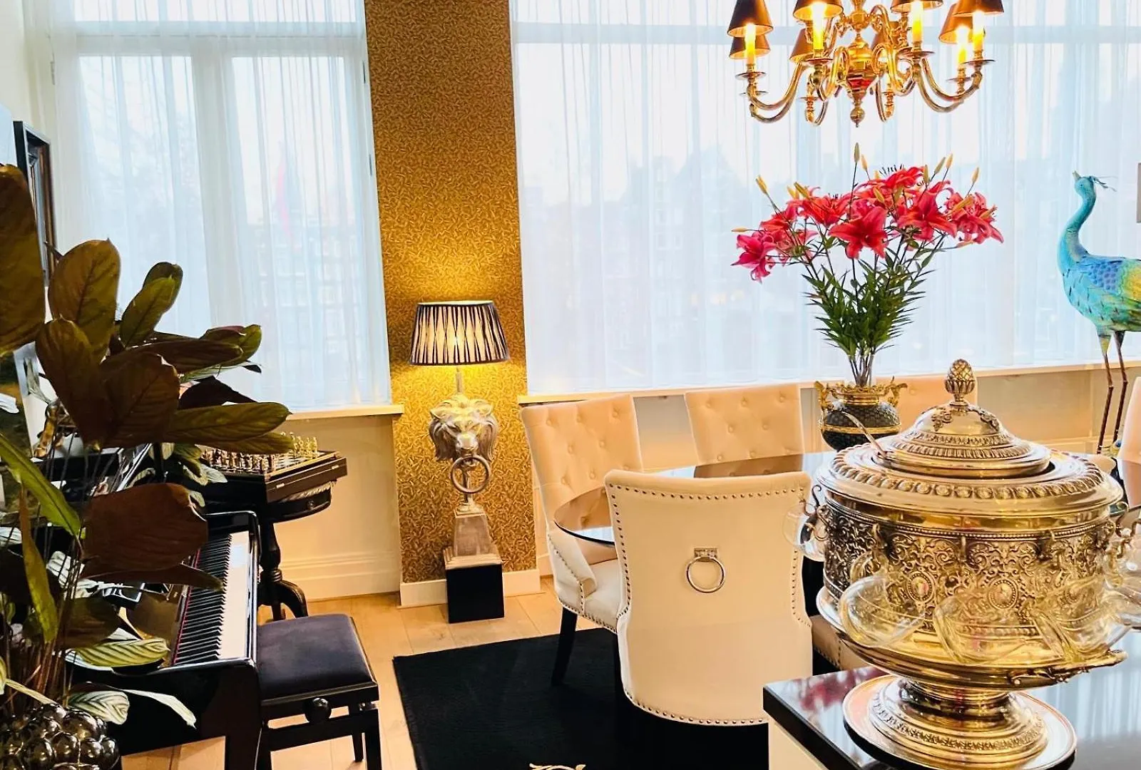 Luxury City Center Apartment With Canal View 1 Kingsize Bed And 1 Sleeping Sofa أمستردام