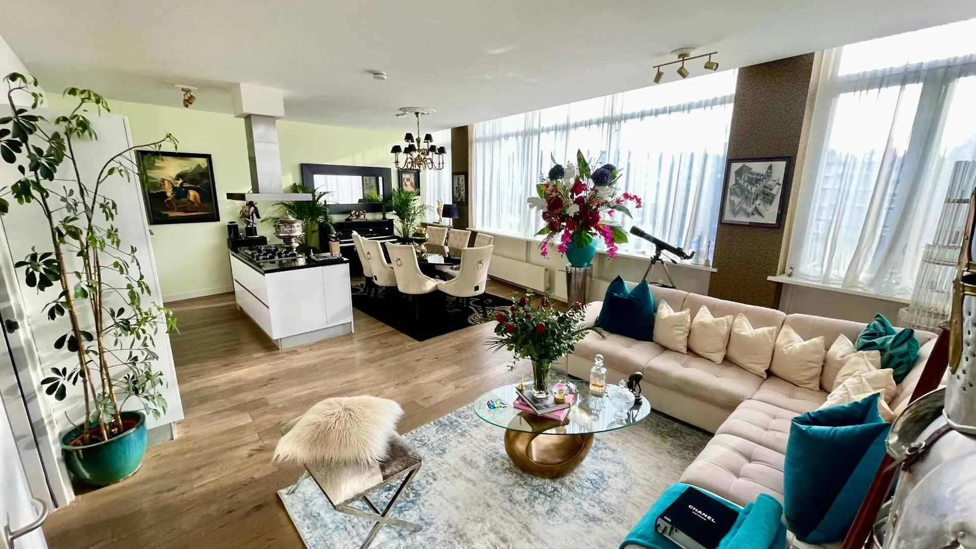 Luxury City Center Apartment With Canal View 1 Kingsize Bed And 1 Sleeping Sofa أمستردام