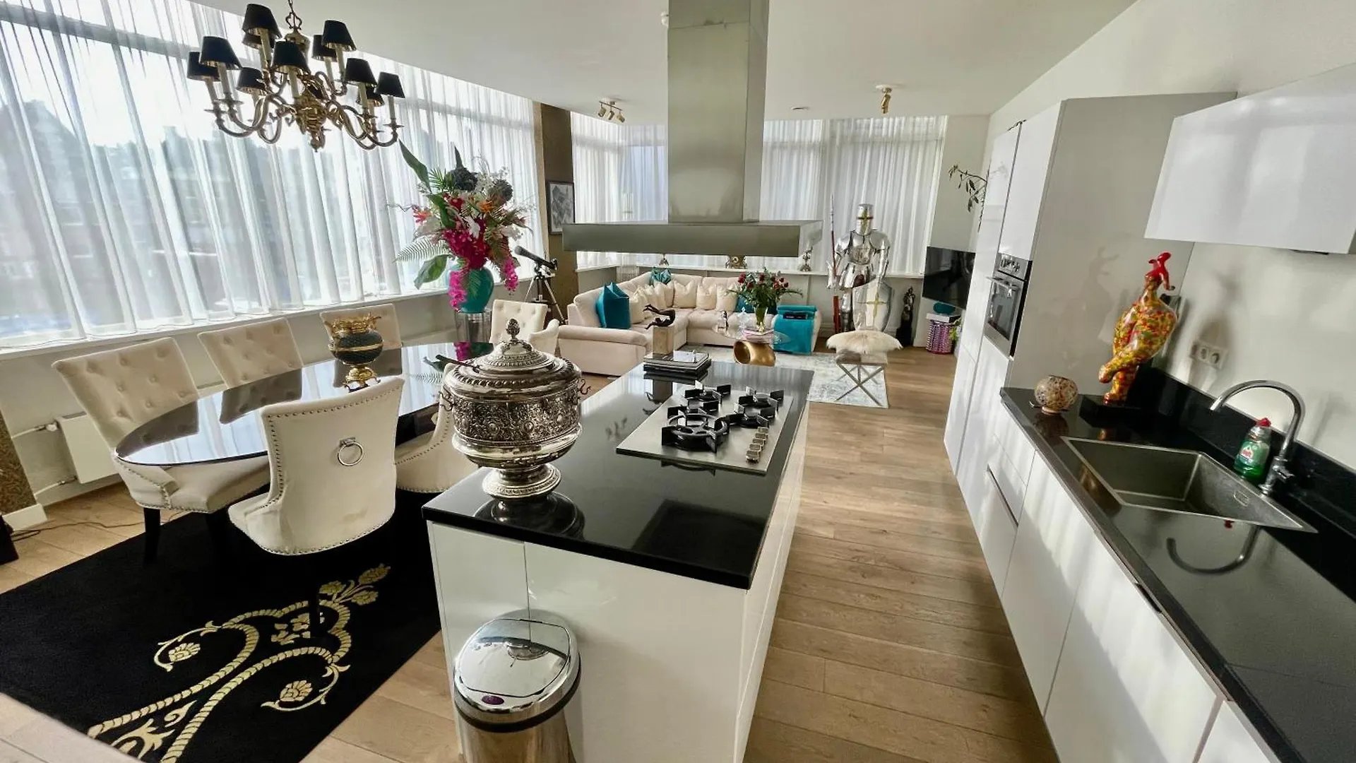 Luxury City Center Apartment With Canal View 1 Kingsize Bed And 1 Sleeping Sofa أمستردام 0*,