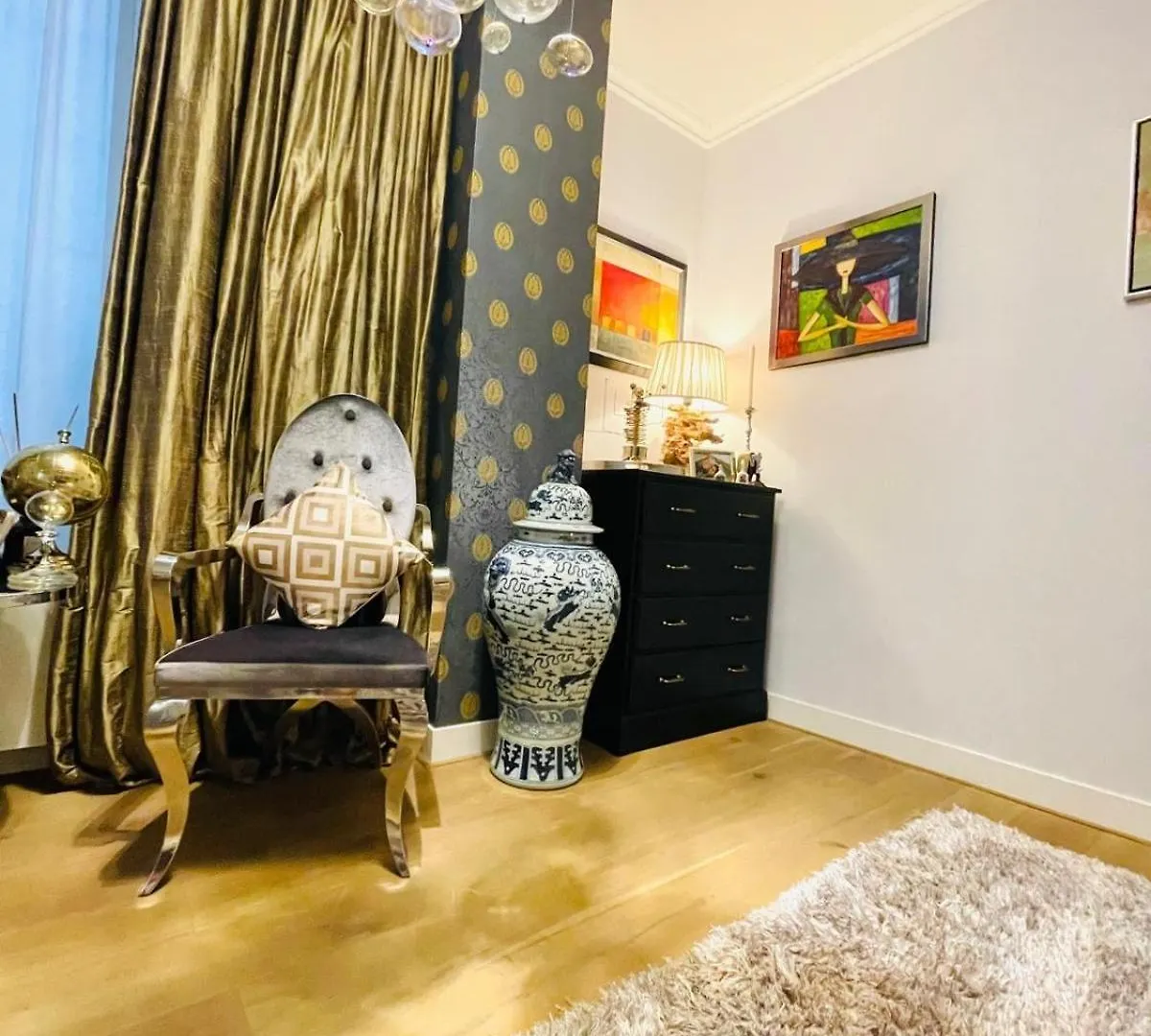 Luxury City Center Apartment With Canal View 1 Kingsize Bed And 1 Sleeping Sofa Amsterdam
