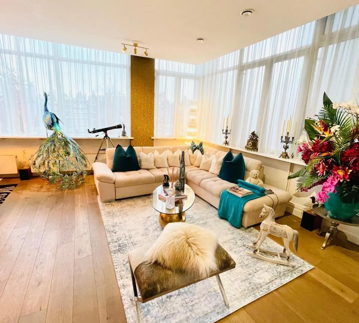 Luxury City Center Apartment With Canal View 1 Kingsize Bed And 1 Sleeping Sofa Amsterdam Nederländerna